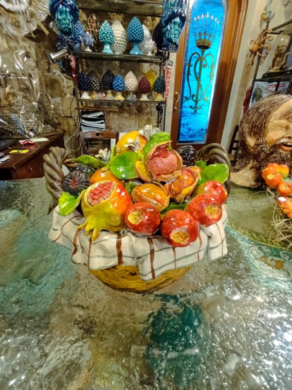 Cesto con frutta