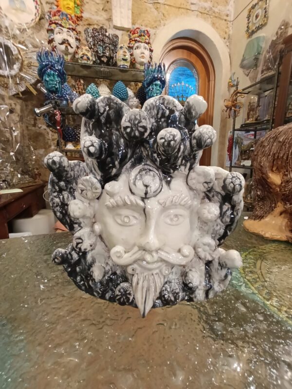 Testa del Moro con pale di ficodindia