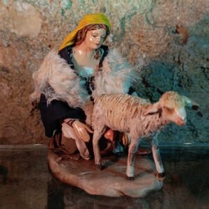 Pastore-donna con pecora